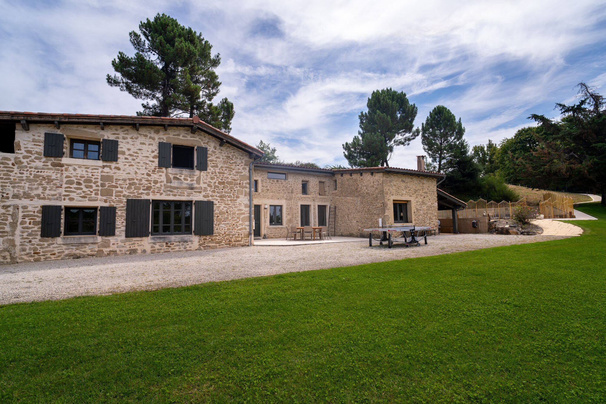 La Bergerie des Collines — façade et domaine