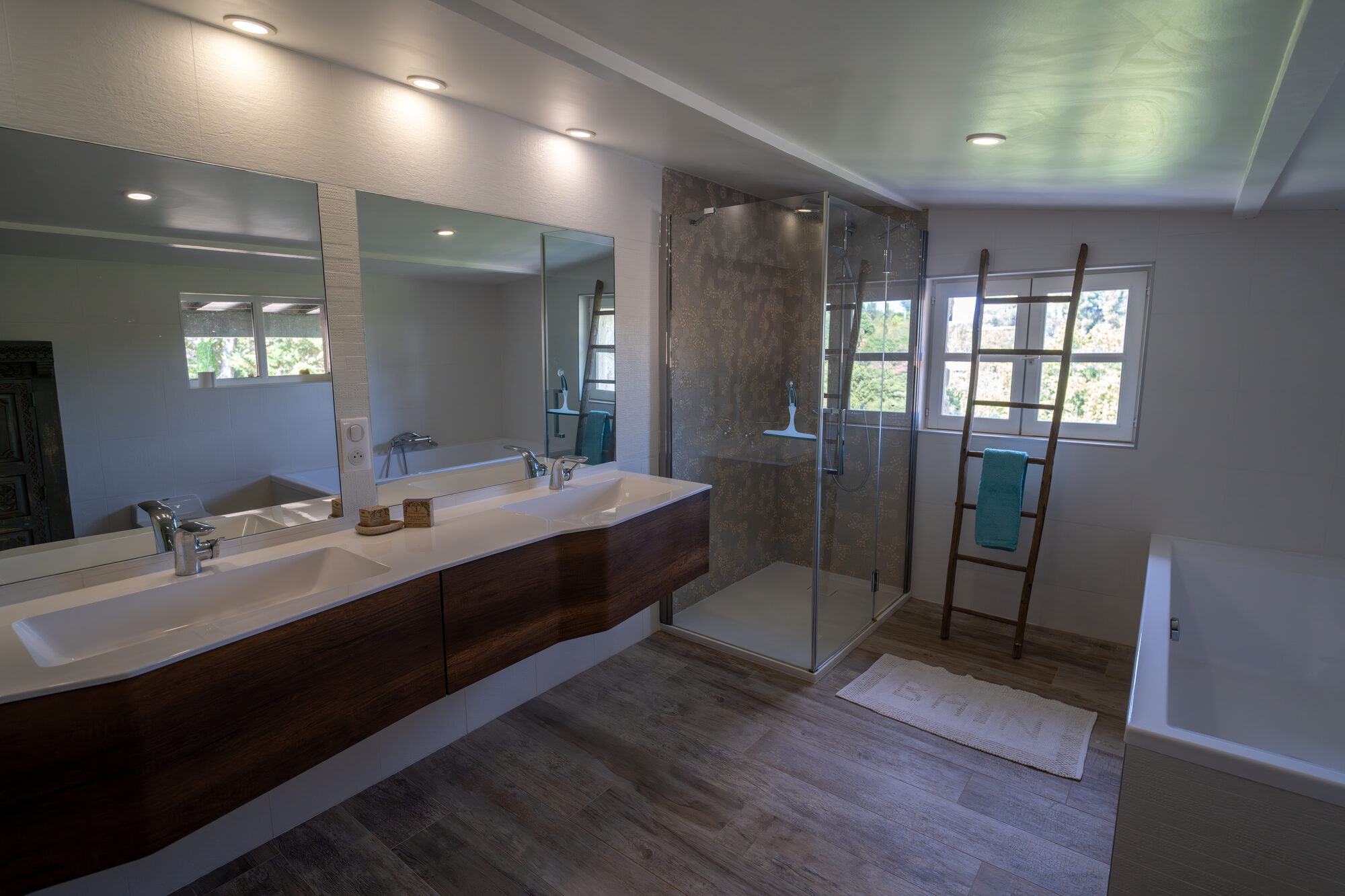 Suite La Toison — salle de bain privative